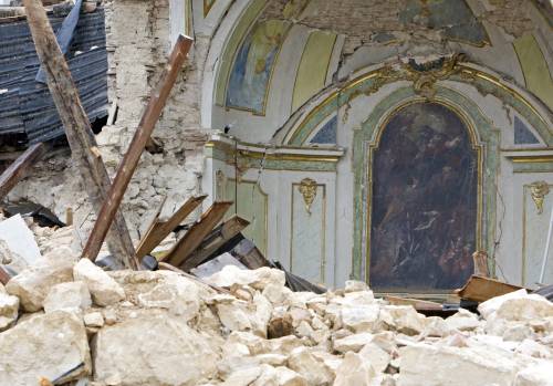 L'Aquila, nuova scossa di terremoto 
Controlli, inagibile il 30% degli edifici