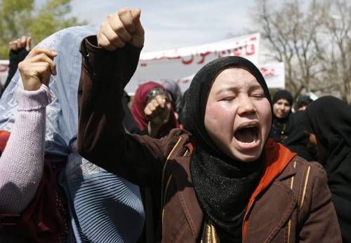 Kabul, corteo di donne 
preso a sassate: marciava 
contro la legge pro stupro
