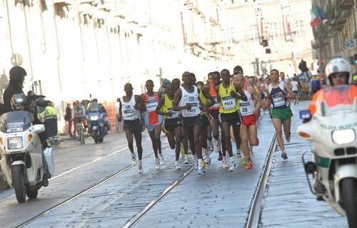 Maratona, domenica a Torino gli azzurri sfidano il "potere" africano