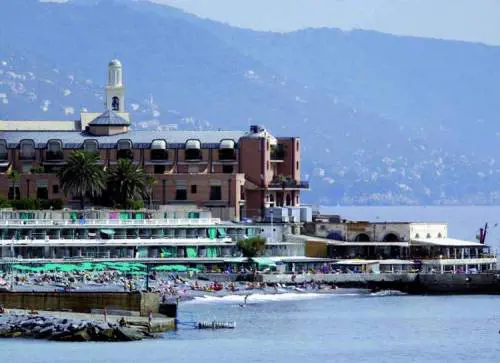 No al cemento in corso Italia: deve essere la spiaggia di tutti