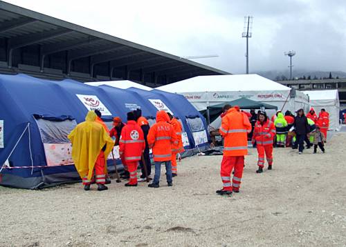 Abruzzo, nuova scossa: 
paura nella notte 
e si teme il maltempo