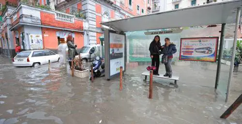 Maltempo, forte vento 
in Sicilia: due vittime 
Piogge e freddo al Nord