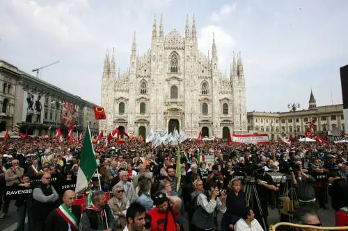 "Basta cortei in centro". Vietato manifestare alla Scala e in Duomo