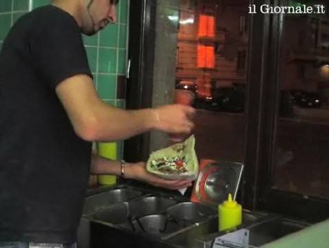 La "crociata del kebab": 
multe, divieti e sequestri