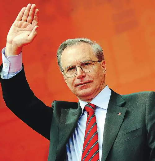 Epifani: "Serve sobrietà". Ma tace sull’hotel di lusso