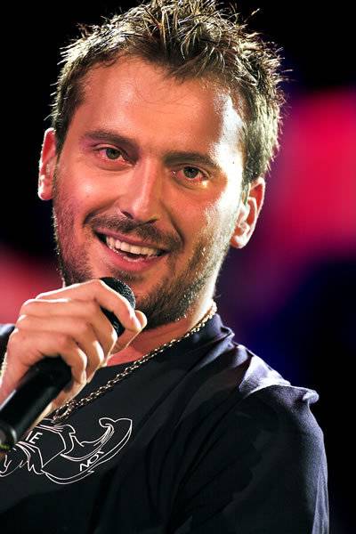 Cremonini: "La più bella fiaba che conosco è la mia vita"