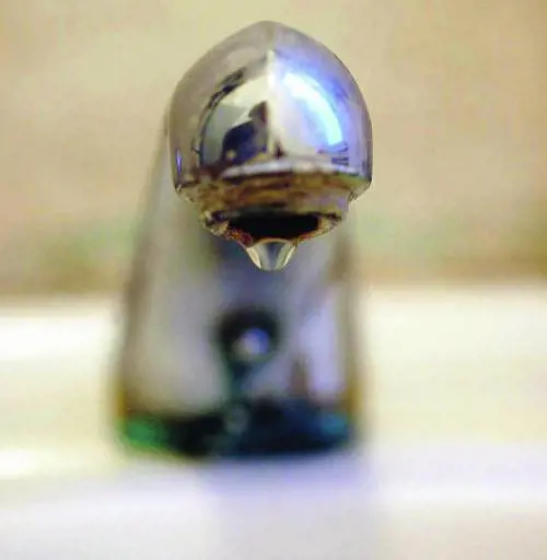 Acam fa acqua e la Regione ci mette 16 milioni. Ma senza sapere per cosa