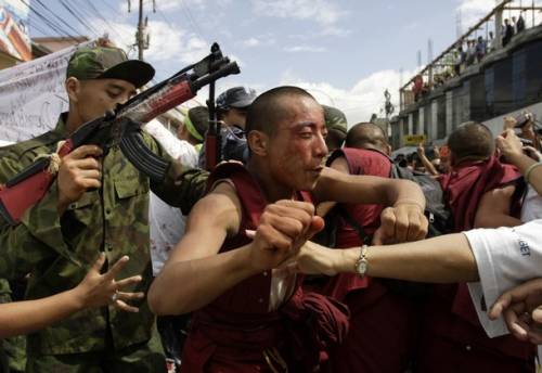 Violenze in Tibet, giudice spagnolo accusa la Cina e Pechino si giustifica