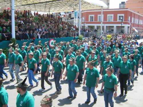 La carica dei 300mila alpini:  
"Siamo il volto fiero dell’Italia"