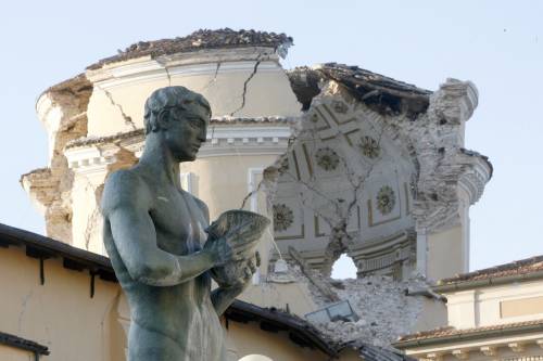 "Sindaco, non consegni L'Aquila 
nelle mani di archistar come Fuksas"