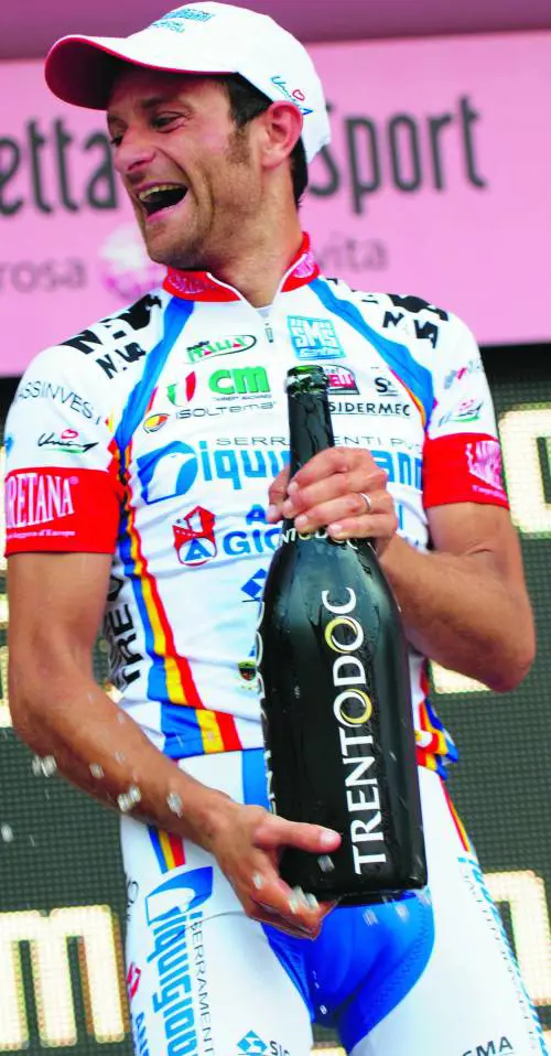 Dopo una tappa per Scarponi si spacca la squadra «Gazzetta»