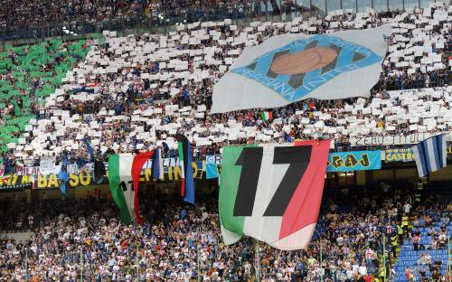 Inter, festa scudetto a San Siro 
ed esplode la "Mou-mania"
