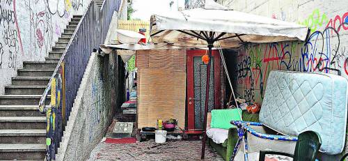 Allarme dell’Asl: 
"Campi rom bombe 
batteriologiche"