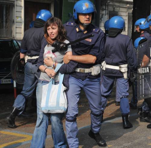 Torino, G8 dell'Università: scontri con la polizia