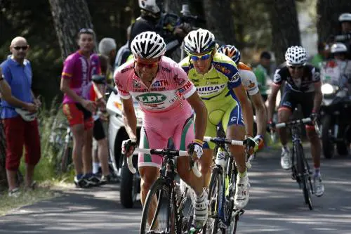 Di Luca in rosa vince 
la tappa della storia