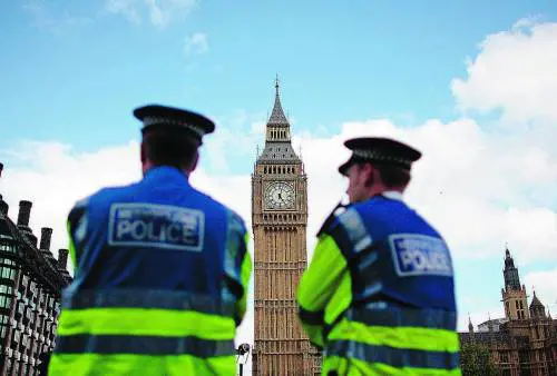 Terremoto a Westminster Costretto a dimettersi il presidente della Camera