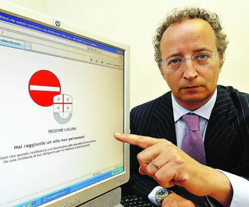 Siti porno suggeriti ai bimbi. Con lok del sindaco