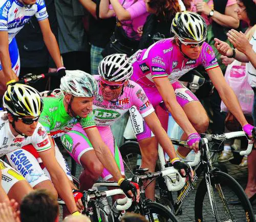 Il ct Lippi rossoblucerchiato per solidarietà