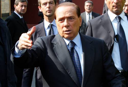 Berlusconi: "Sentenza scandalosa, parlerò alle Camere"