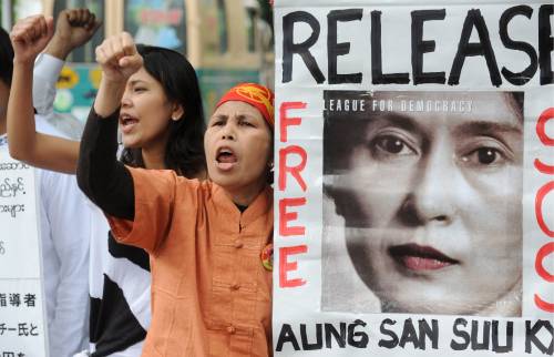 Processo San Suu Kyi:  
aperto ai giornalisti