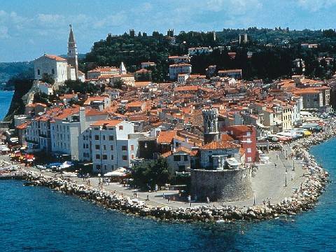 L’Europa si ferma a Pirano: Croazia fuori dalla Ue, colpa di una spiaggia