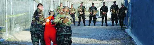 Il Senato boccia Obama: Guantanamo non chiuda