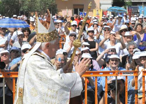 Il Papa: "Occupazione, soluzioni urgenti 
L'Europa valorizzi gli ideali cristiani"