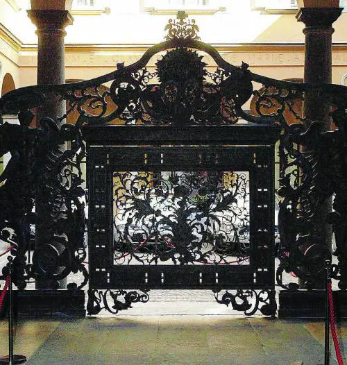 Effetto dividendo su Generali:  Mediobanca oltre il 16%