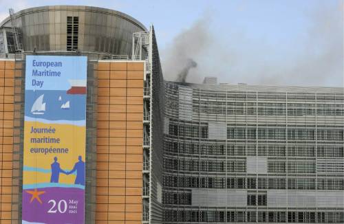 Bruxelles, altro incendio 
alla Commissione Ue