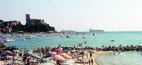 Il Comune sta col circolo «pericoloso per lordine»