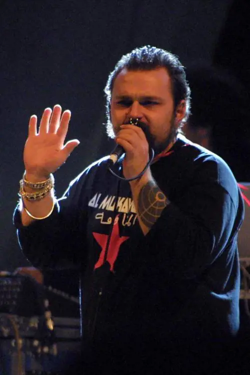 Ecco le nozze no global 
si inizia con la lettera 
della brigatista Cagol