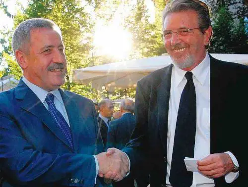 Penati prova a svicolare ma Podestà lo insegue: arriva la stretta di mano