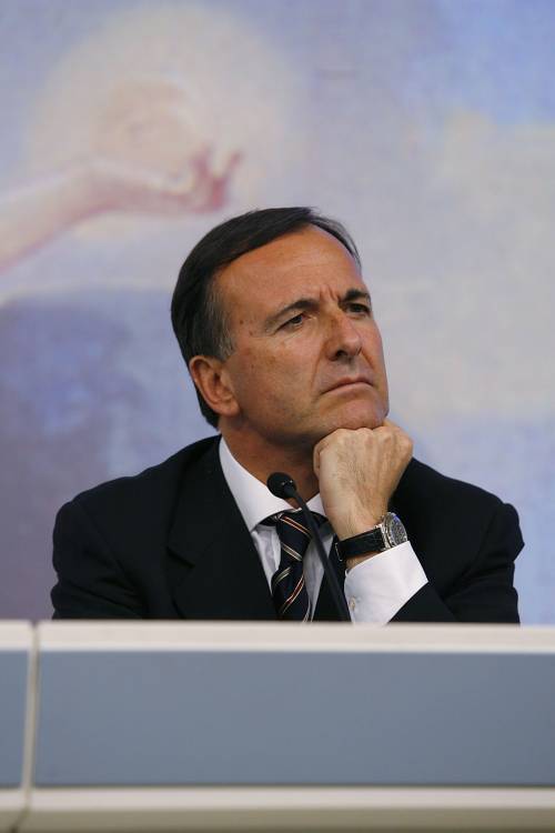 Stampa estera, Frattini attacca D'Alema 
"Io orgoglioso di essere italiano"