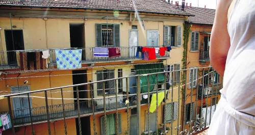 Bimbo di due anni muore in un tugurio