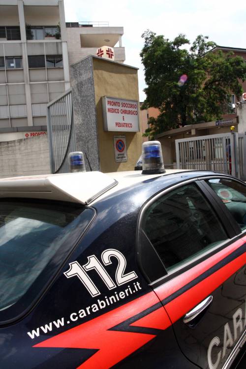 Uccide a coltellate la madre 
e la sorella: è stato arrestato