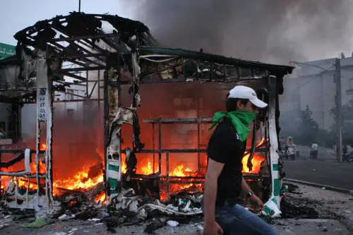 Gli ayatollah divisi In difficoltà  il duro Khamenei