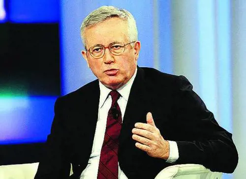 Crisi Tremonti: «Exit strategy in mano ai banchieri? Così ci rompiamo la testa»