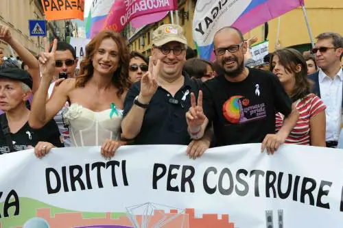 I gay scendono in piazza per fondare un partito
