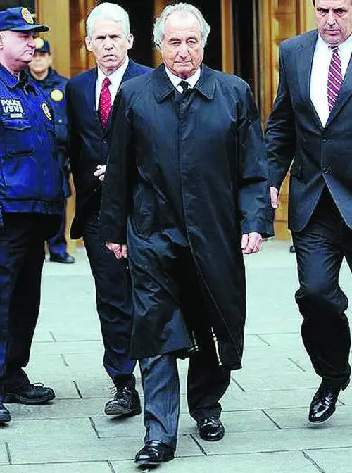 Le lacrime delle vittime «Non abbiamo soldi nemmeno per morire»