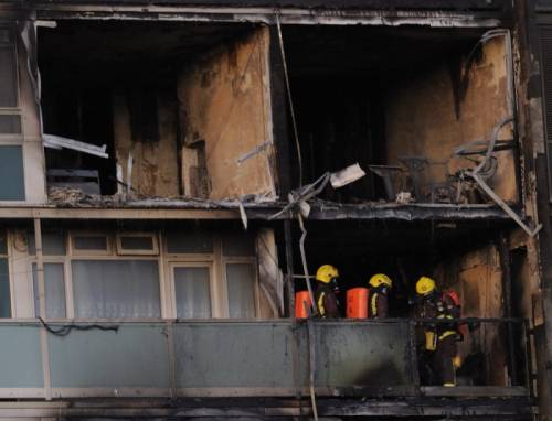 In fiamme palazzo a Londra: 
sei vittime, tre sono bambini