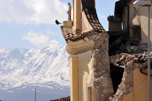 Monumenti aquilani adottansi, 
il sì dei grandi della terra