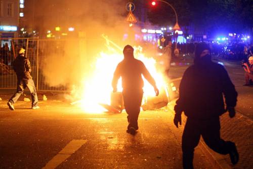 Amburgo, guerriglia e devastazioni degli autonomi