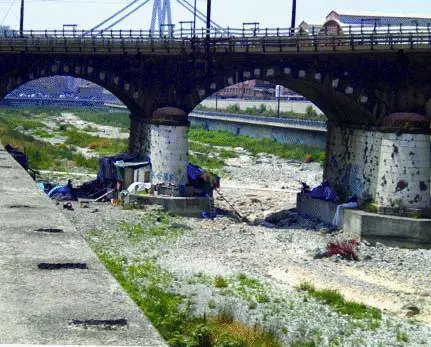 Rom, sgomberi a Marassi e nuovo «campo» a Bolzaneto