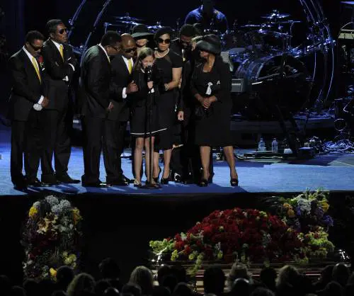 Jackson, ultimo addio 
allo Staples Center: 
il mondo lo segue in tv