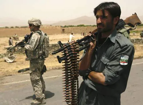 Attentato in Afghanistan: 25 morti. Rivendicato dai talebani