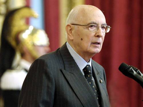 Napolitano: "Ora un clima più civile" 
Di Pietro: "Decliniamo il suo appello"