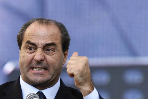 Sì bipartisan alla tregua del Quirinale 
Di Pietro a Napolitano: "Decliniamo"