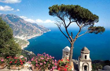 Federalberghi: più italiani in vacanza 
ma diminuisce del 15% il giro d'affari