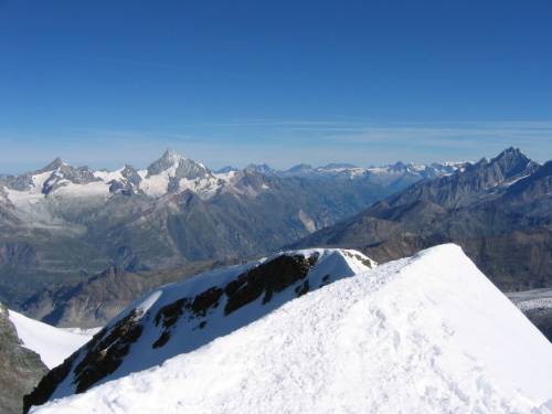 Tragedia sul Monte Rosa: 
muoiono tre alpinisti 
Scivolati a 3.900 metri