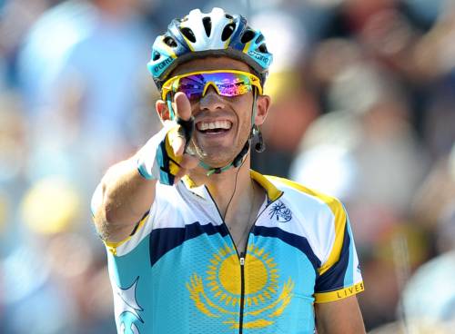 L'impresa di Contador 
Stravince e vola in giallo